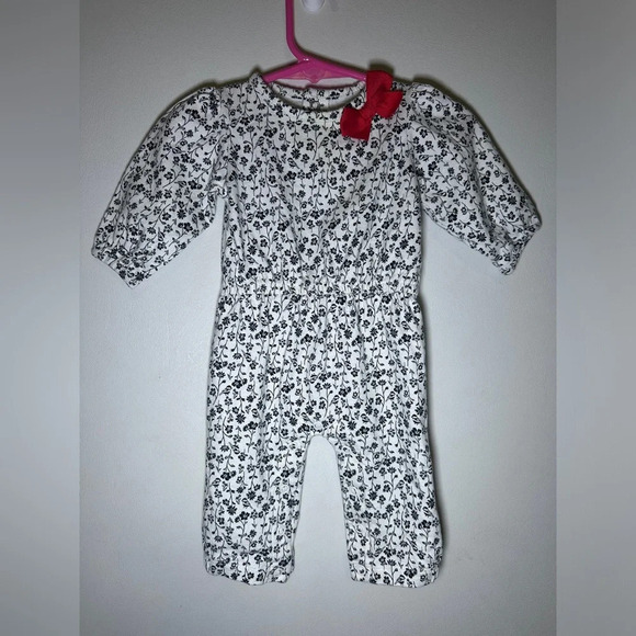 Carters Black and White Floral One Piece Size 3 months - Picture 1 of 6